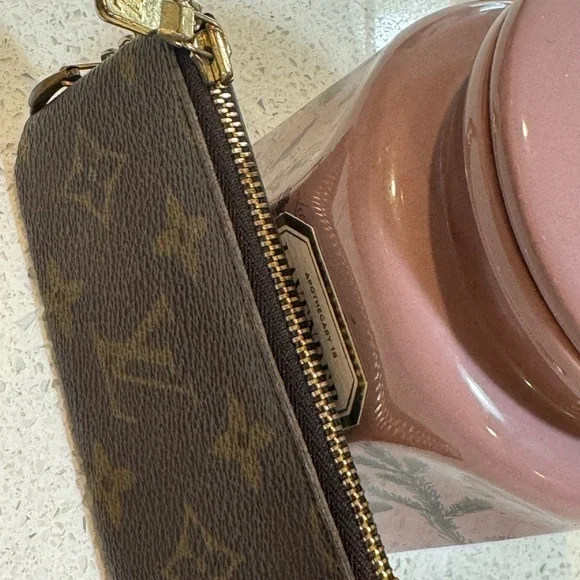 Louis Vuitton LV Monogram Key Pouch / Clés – Authentic – Replaced Chain - Picture 4 of 13